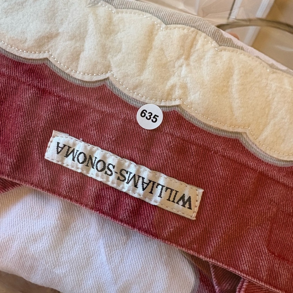 Williams Sonoma | Holiday Santa Kids Apron | One Size - Picture 11 of 11